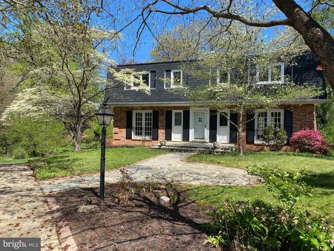 Primary Photo - 1011 Shipman Ln