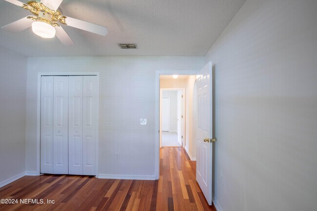 Building Photo - 3158 Ash Harbor Dr E