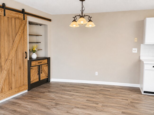 Building Photo - 2257 Huntingdon Dr