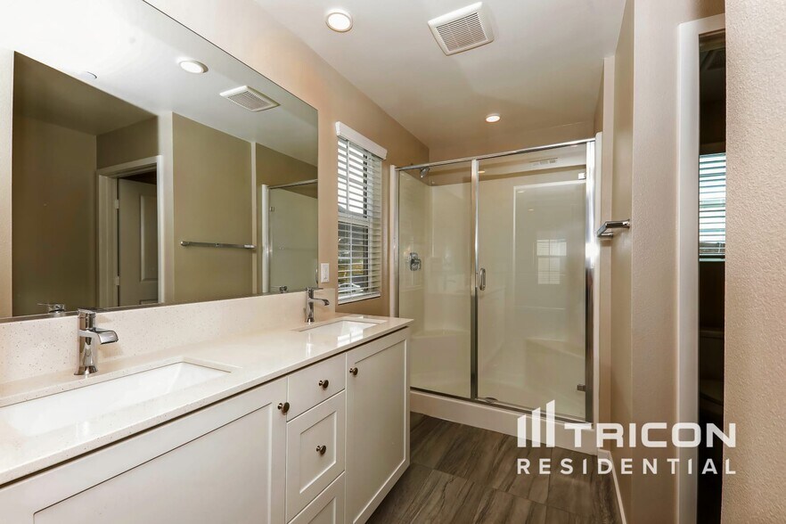 Building Photo - 29463 Red Palm Ct