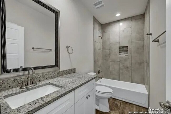 Building Photo - Charming 3BR House in Spring Branch