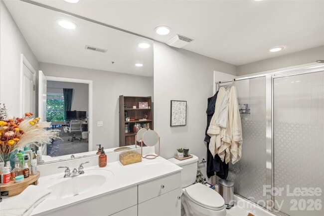 Building Photo - 1320 Fillmore Ave