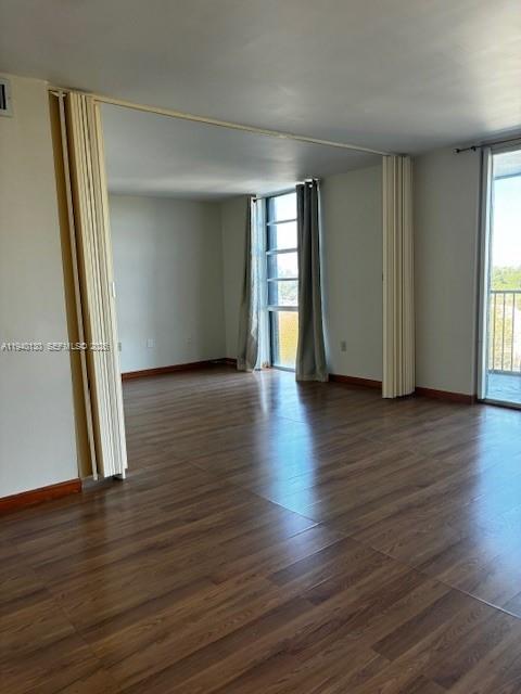 Building Photo - 2500 NE 135th St