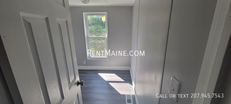 Building Photo - 98 Park Dr