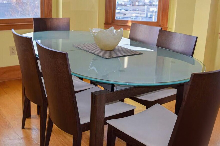 Building Photo - 230 Boston St