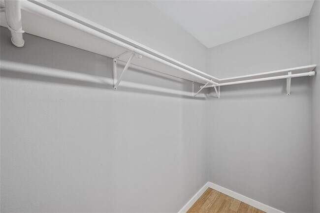Building Photo - 3108 Fontana Dr