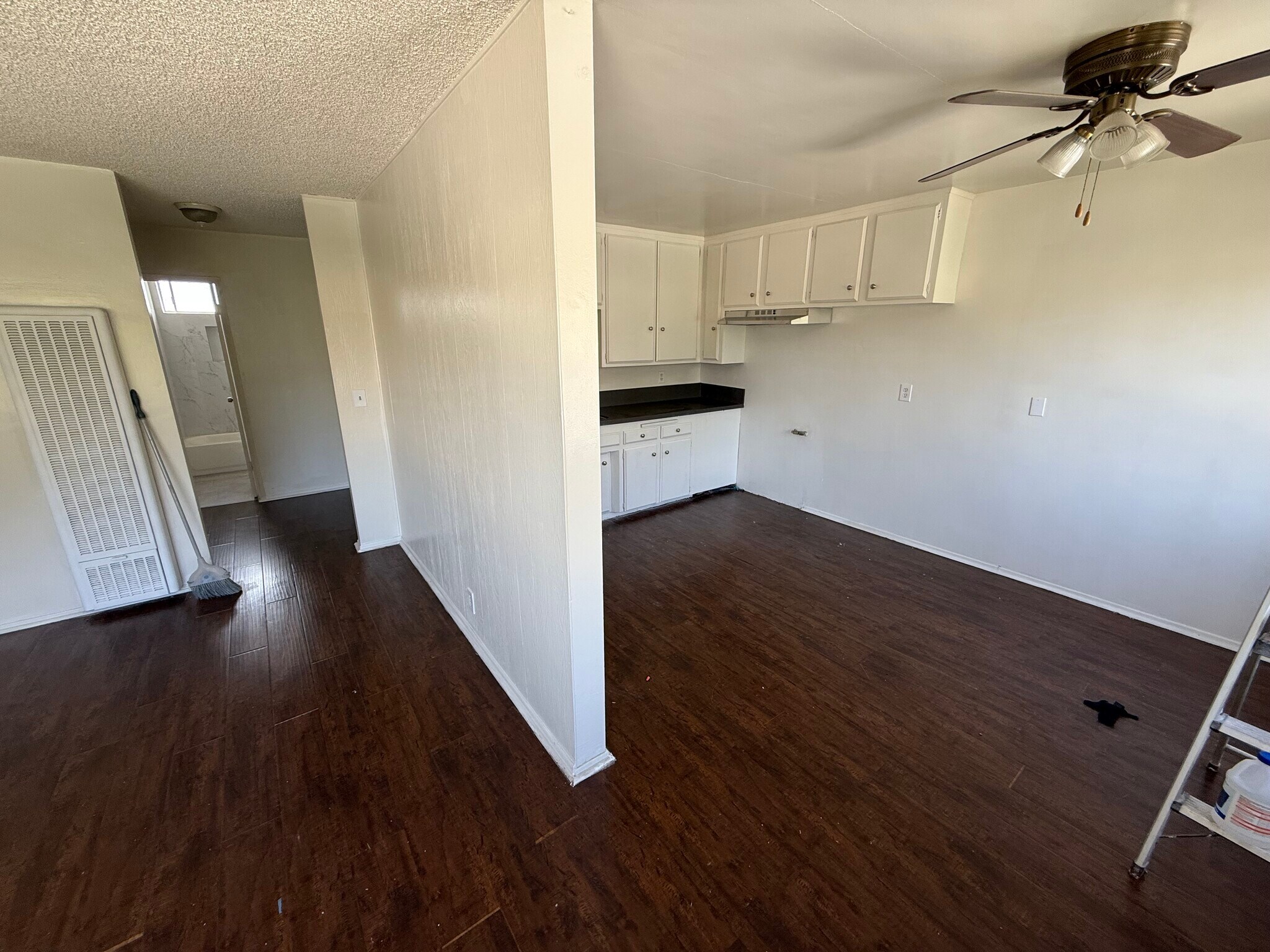 Building Photo - 15116 Studebaker Rd