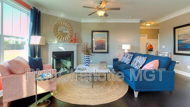 Building Photo - 1120 Walbury Hl