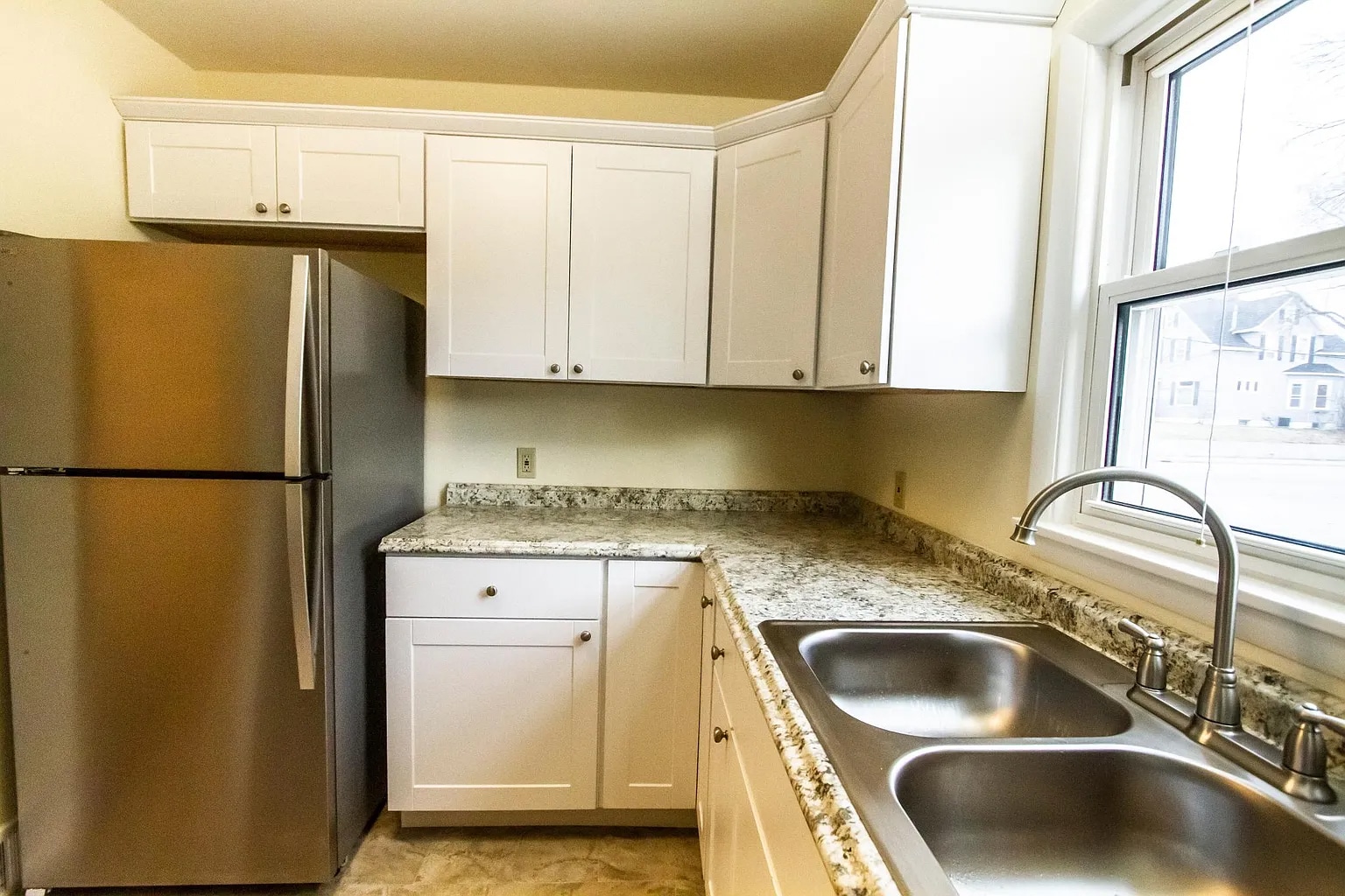 Building Photo - 1919 E 38th St