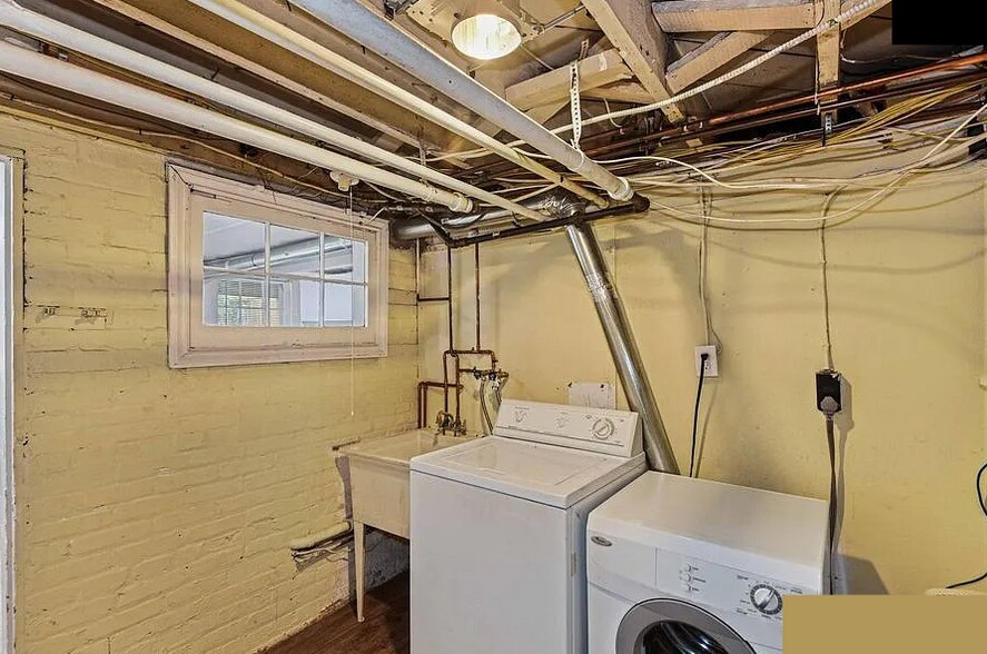 Building Photo - 4422 3rd St NW