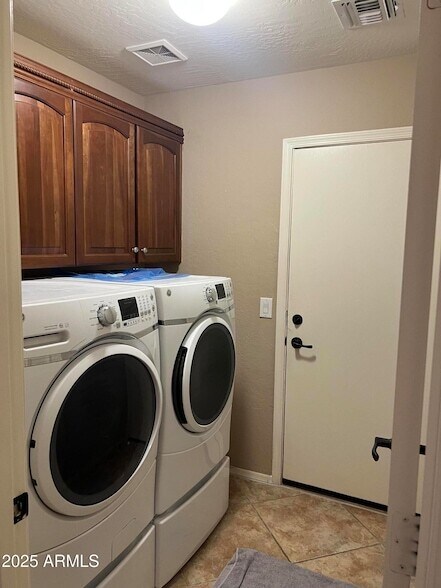 Building Photo - 35282 N Shorthorn Trail
