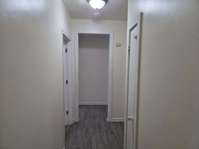 Building Photo - 19 1/2 Lunenburg Street Unit 7