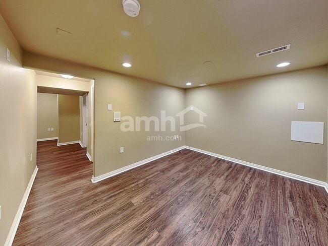 Building Photo - 4482 Heritage Dr