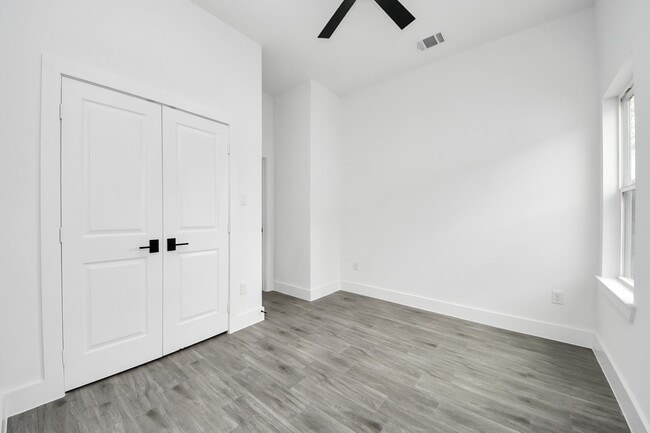 Building Photo - 7413 N Star St