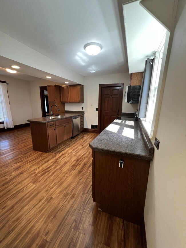 Building Photo - 236 Moores River Dr