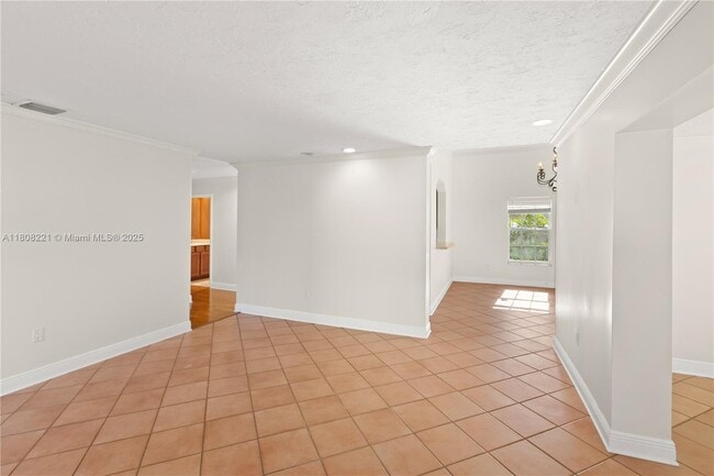 Building Photo - 1428 Medina Ave