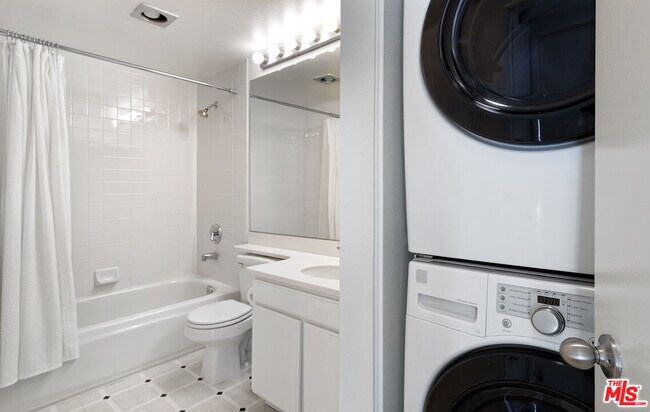 Building Photo - 2910 Neilson Wy