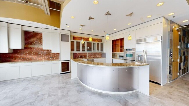 Building Photo - 1635 Washington Ave