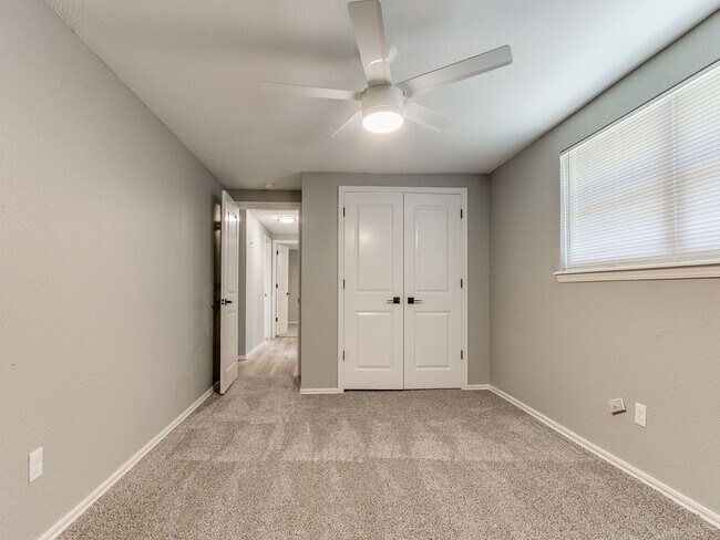 Building Photo - Stunning 4-Bedroom Home for Rent in Westwo...