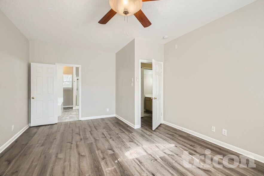 Building Photo - 12430 Canyon Ct