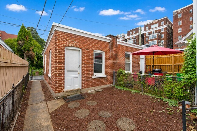 Building Photo - 32 S Franklin St