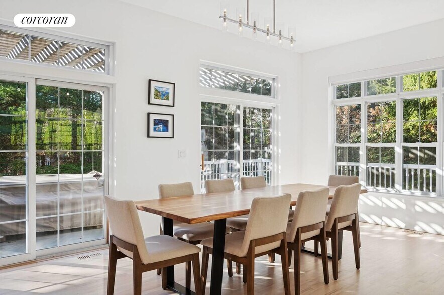 Building Photo - 5 Van Scoys Path E