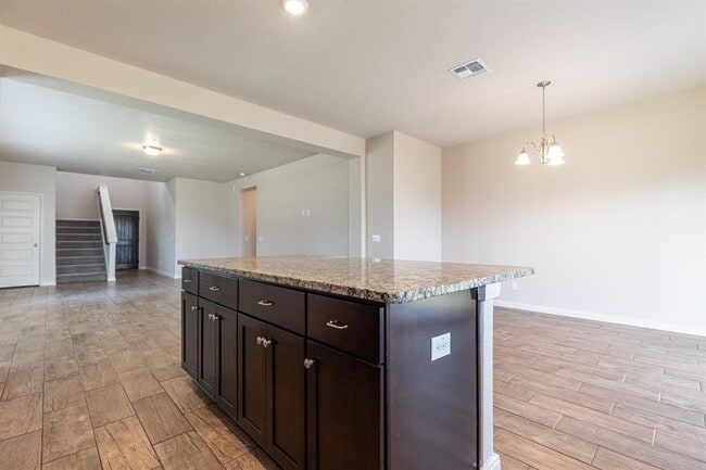 Building Photo - 746 Farmers Dell