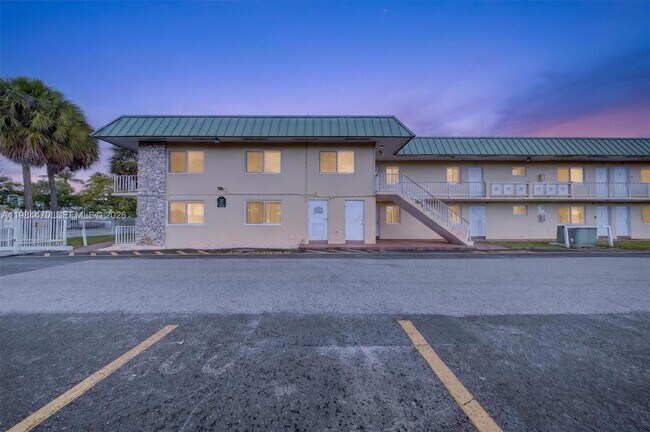 Building Photo - 505 NW 177th St