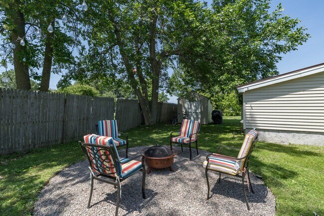 Building Photo - **Furnished Winter Rental** - Sackets Harbor