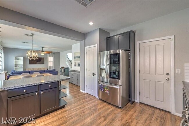 Building Photo - 10598 Cliff Lake St