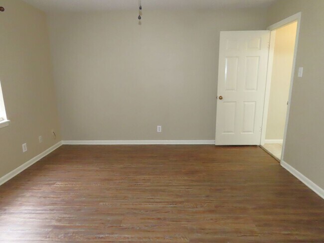 Building Photo - South Tyler! Beautiful 4 Bedroom, 3 Bath House