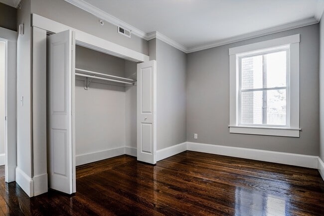 Building Photo - 59 Strathmore Rd