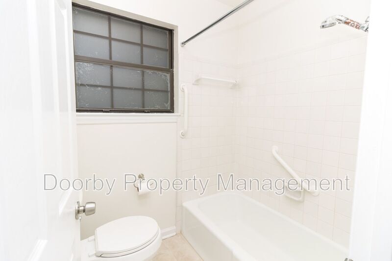 Building Photo - 8807 Heathfield Dr