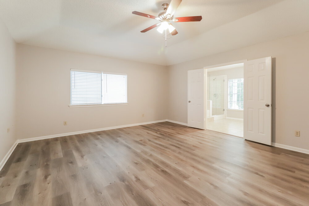 Building Photo - 10046 Lazy Meadows Dr