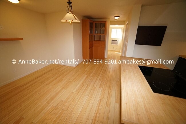 Building Photo - Downtown - PGE and Water/Sewer Included in the rent