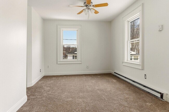 Building Photo - 72 Union St