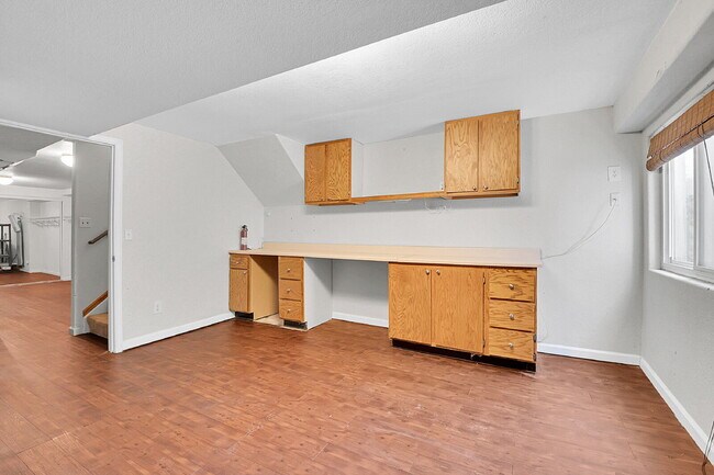 Building Photo - $3,050.00, 4 bed, 3 bath, located in Auror...