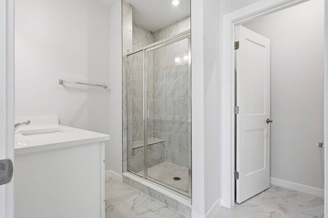 Building Photo - ***Coming Soon*** Stunning and Sun-filled 3 Bed 2.5 Bath Condo In Village At Manassas Park Condo