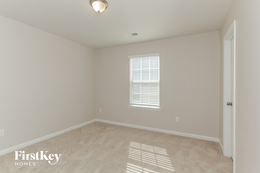 Building Photo - 2188 Killian Creek Dr