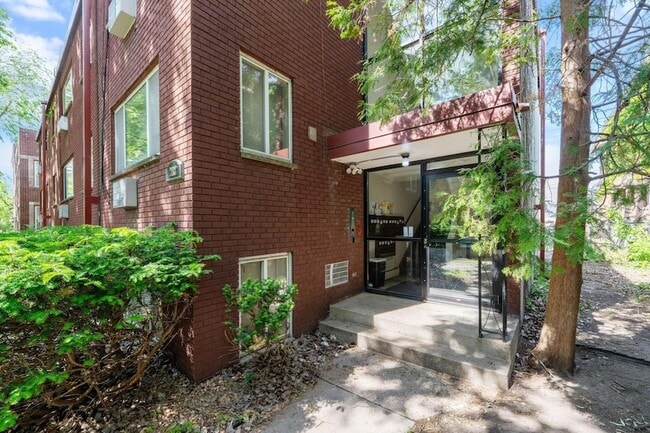Building Photo - 2112 Garfield Ave