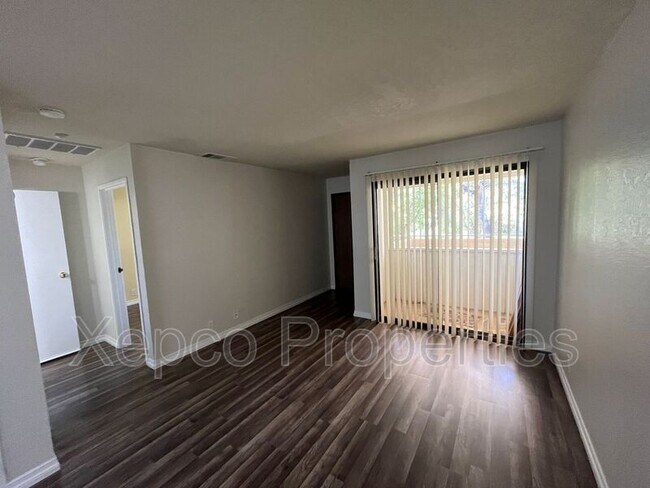 Building Photo - 2821 Los Felices Cir W