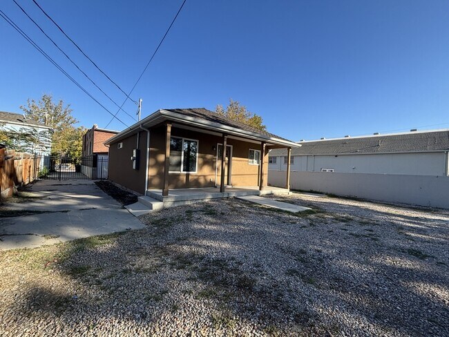 Building Photo - 516 S 900 W