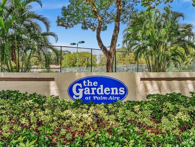 Building Photo - 612 Gardens Dr