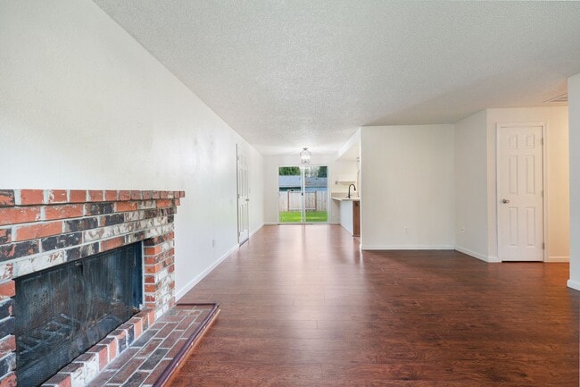 Building Photo - Tumwater rambler with 3bdrms 1.75 baths 2 ...