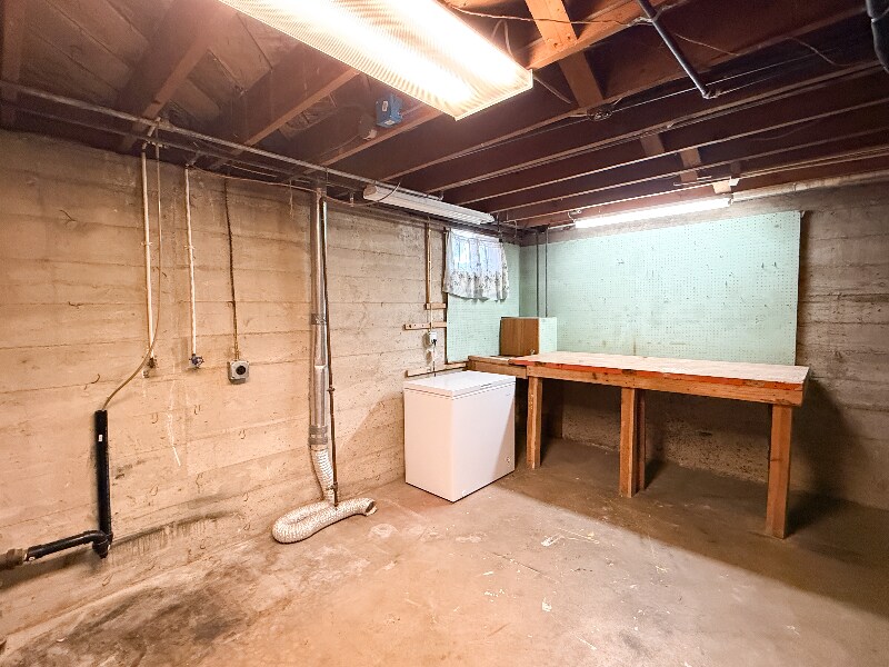 Building Photo - 3360 Gramercy Ave