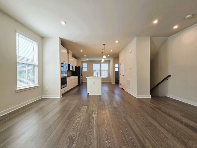 Building Photo - 2209 Cantina Ln