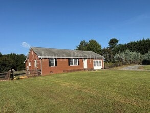 Building Photo - 1747 Piney Grv Rd