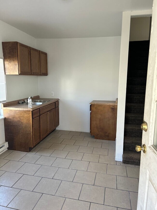 Building Photo - 14 Gerdon Ave