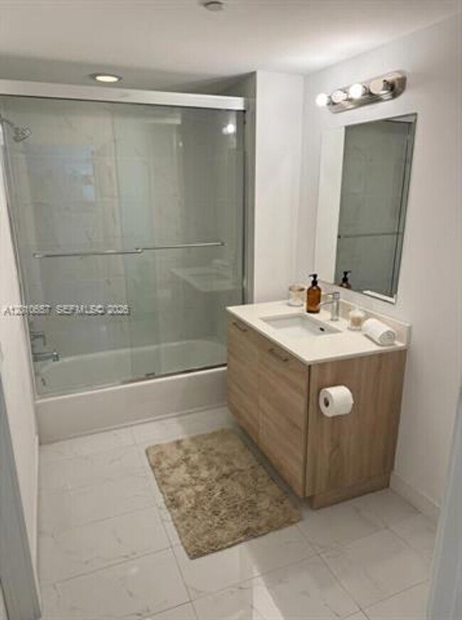 Building Photo - 16385 Biscayne Blvd
