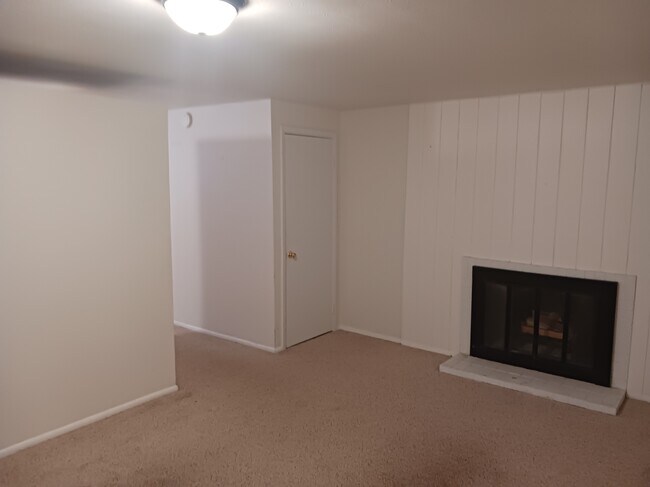 Building Photo - 4373 W Ponds Cir